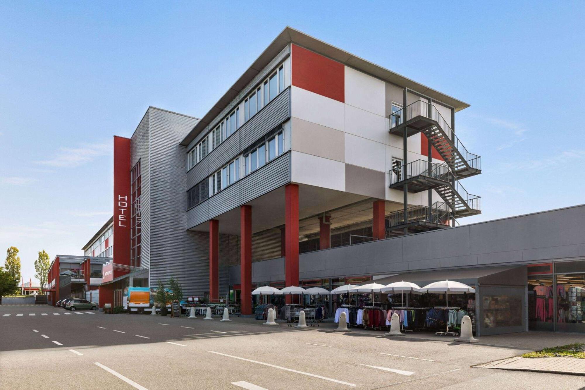 Western Amedia Hotel 3*