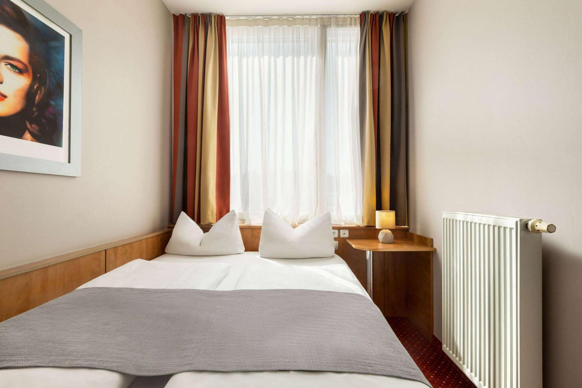 Western Amedia Hotel